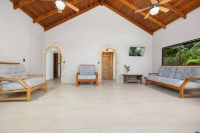 Hotel boutique en Playa Carrillo con alto rendimiento y potencial de expansión