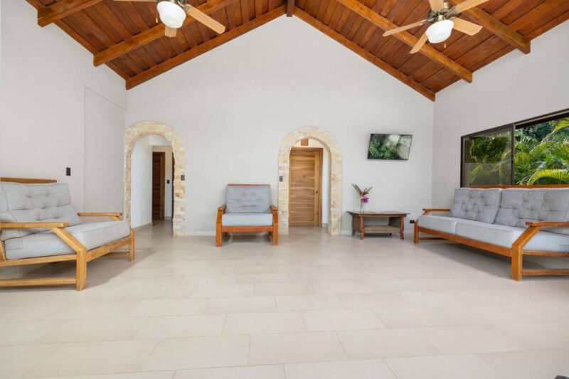 Hotel boutique en Playa Carrillo con alto rendimiento y potencial de expansión