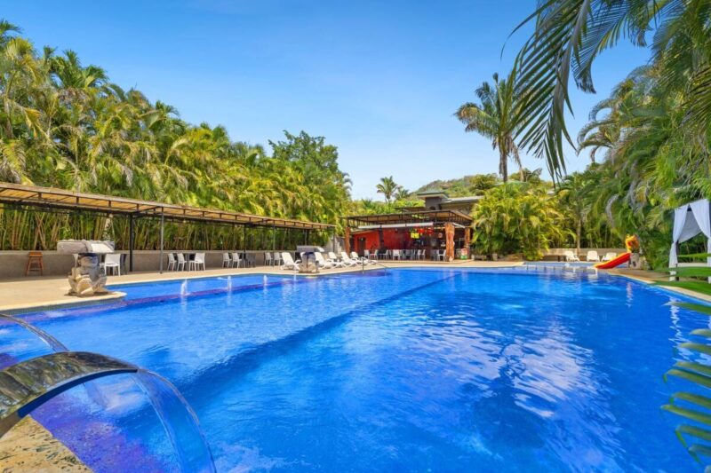 Hotel boutique en Playa Carrillo con alto rendimiento y potencial de expansión
