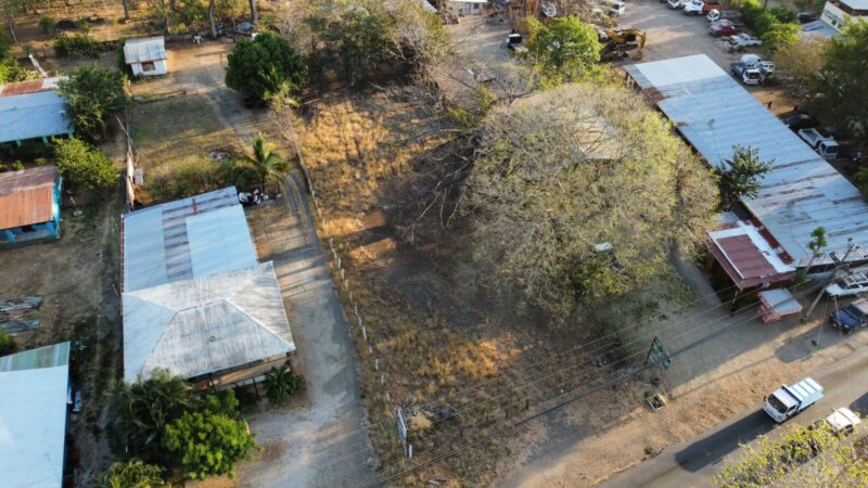 Venta de Lote Comercial Estratégico en Huacas Centro