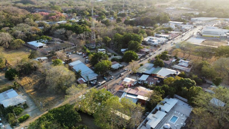 Venta de Lote Comercial Estratégico en Huacas Centro