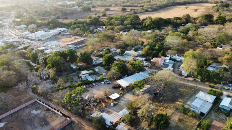 Venta de Lote Comercial Estratégico en Huacas Centro