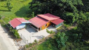 casa en venta en hojancha guanacaste lote 600 m2 con local comercial costarica