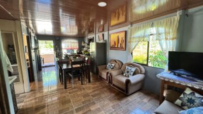 Casa en Venta en Hojancha | Propiedad de 600 m² con Local Comercial Activo